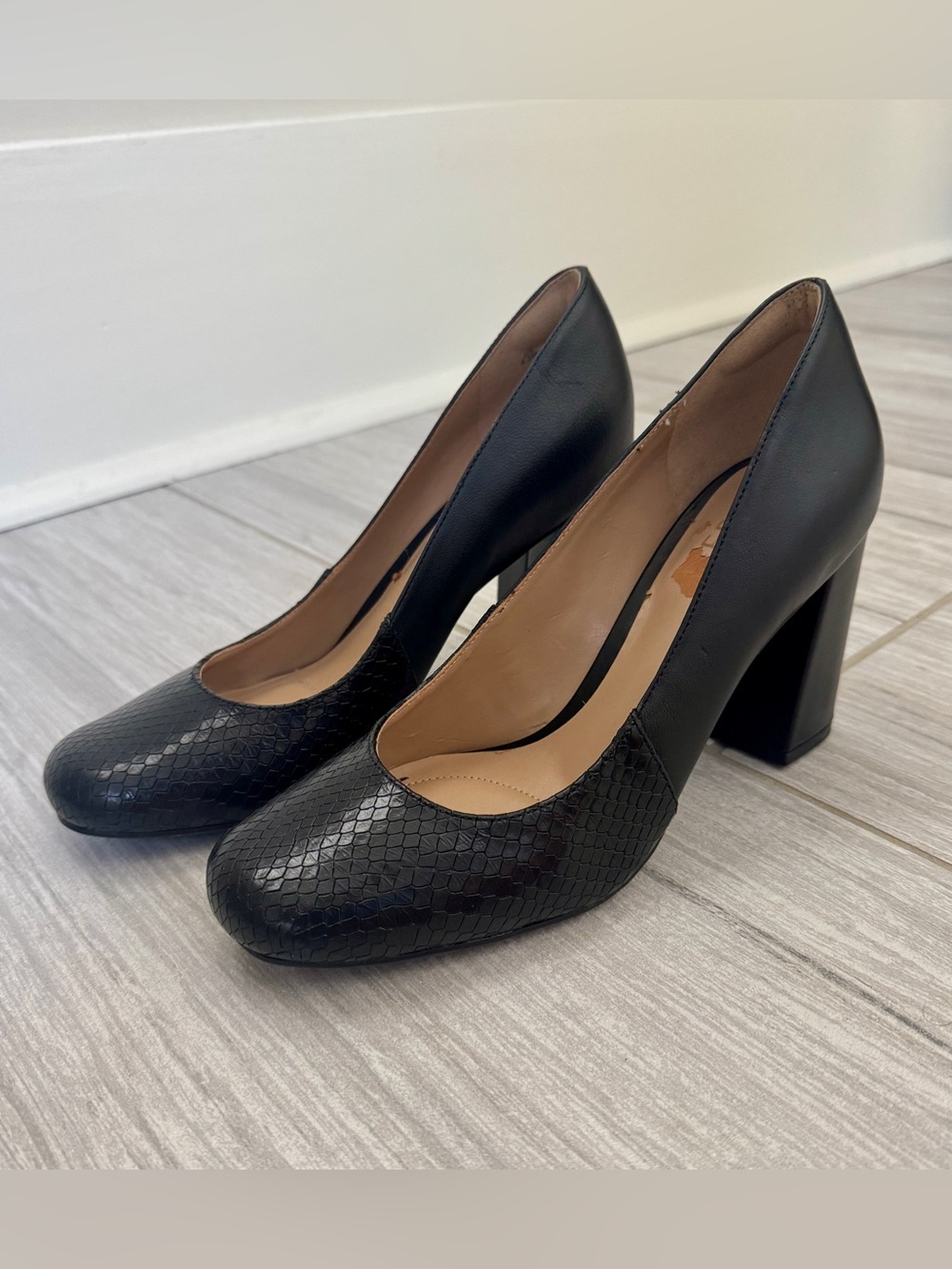 Naturalizer Leather Black Snakeskin-Embossed Block Heel Pumps - Size 6.5
